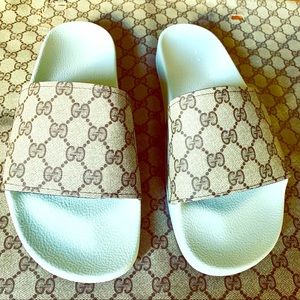 Men’s authentic Gucci slides size 10